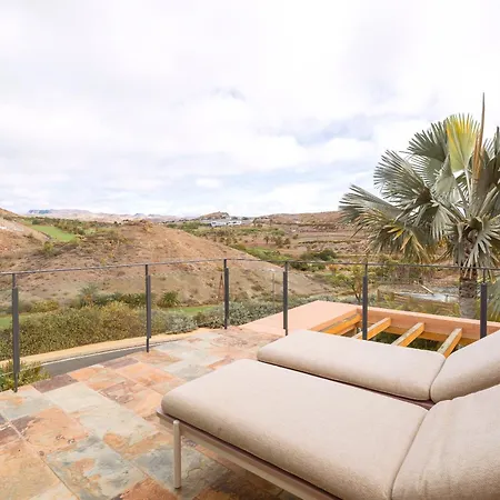 Villa Cosy With Private Pool By Canaryscape